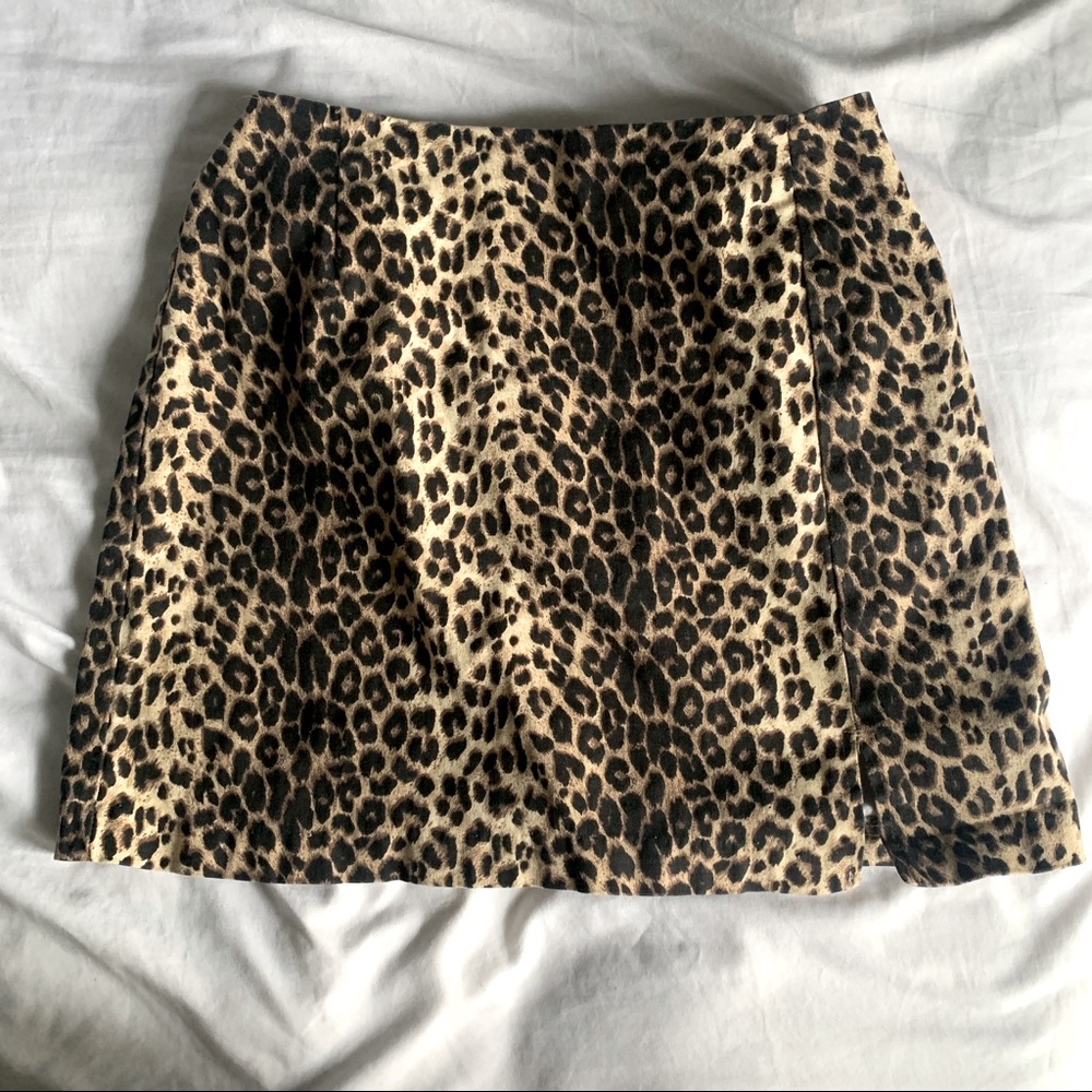 True Vintage 90s Bentley Cheetah Print Mini Skirt